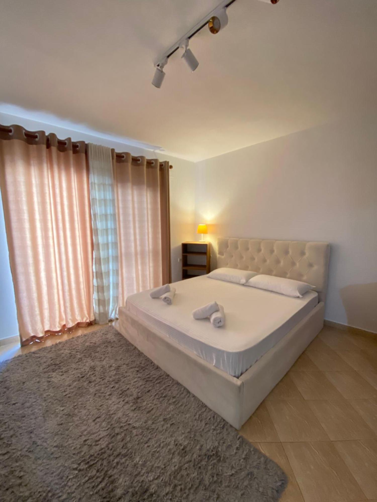 Myslym Shyri Studio 2 Тирана Экстерьер фото